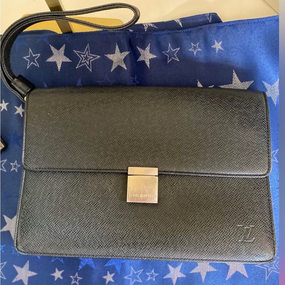 Louis Vuitton Selenga Taiga Leather Clutch